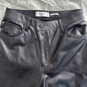 Abercrombie 90’s Straight High Rise Leather Pants